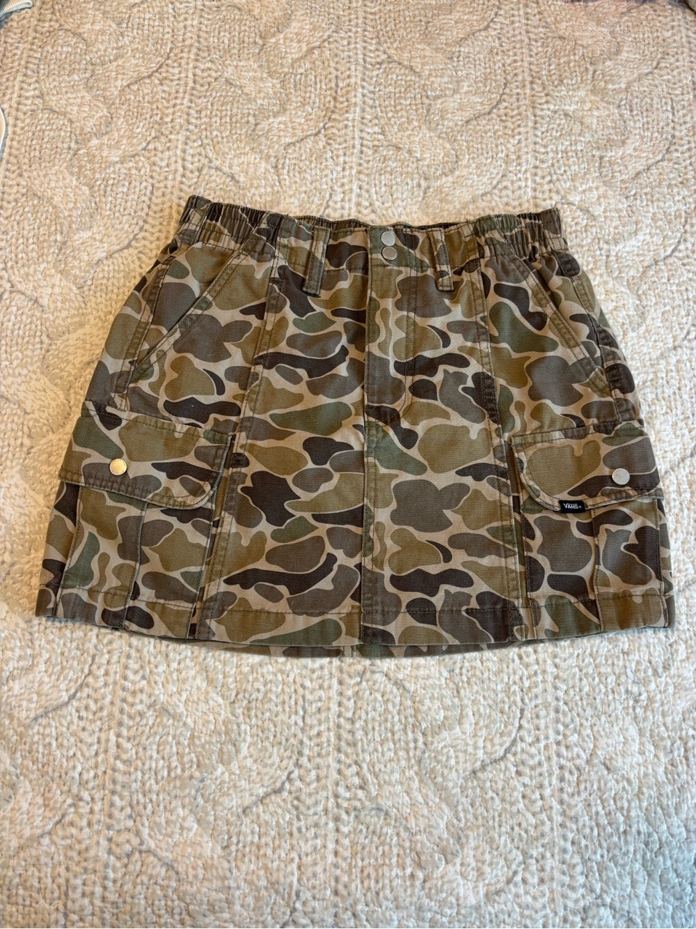 Vans Camo Cargo Mini Skirt in Green/Brown